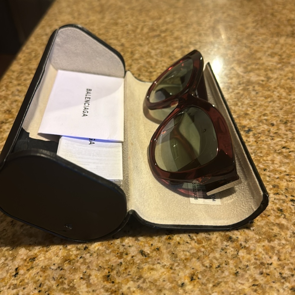 Balenciaga burgundy sunglasses - Picture 4 of 4